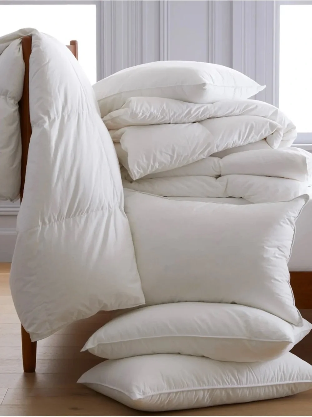 Queen Luxe European Goose Down Comforter - All Season - Retail $284